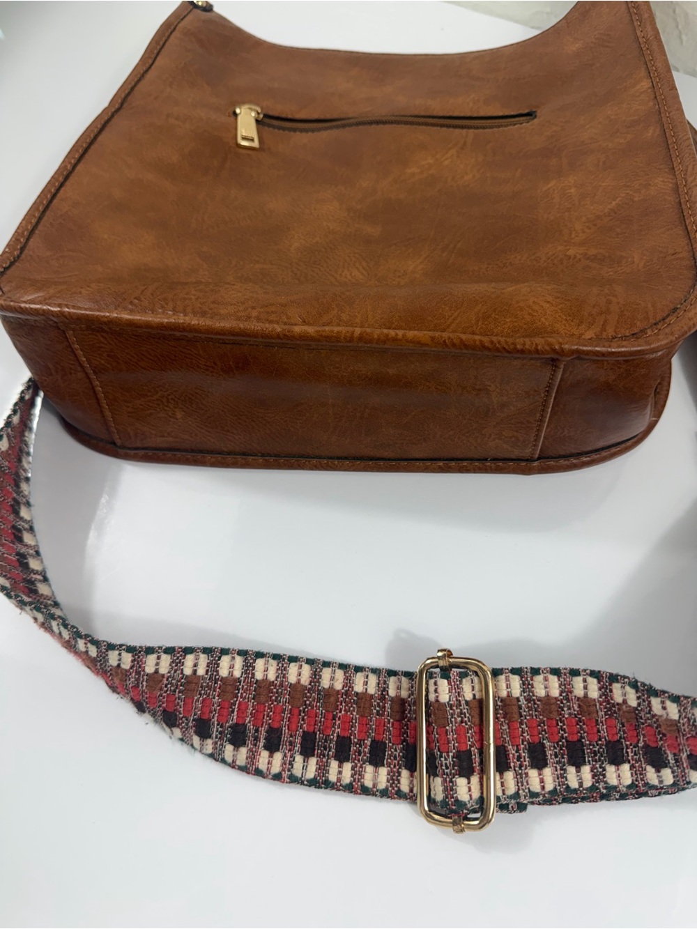 Crossbody Bag with Woven Guitar Strap – Jen & Co. vegan leather - Picture 4 of 14